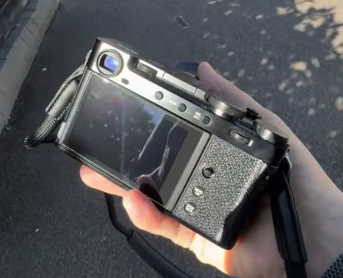 The back of the Fujifilm X-E5 showing the screen, joystick and controls
